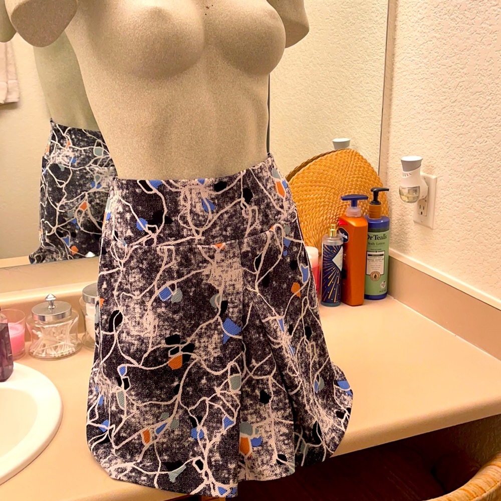 Abstract Mini skirt. Very comfy. Size L